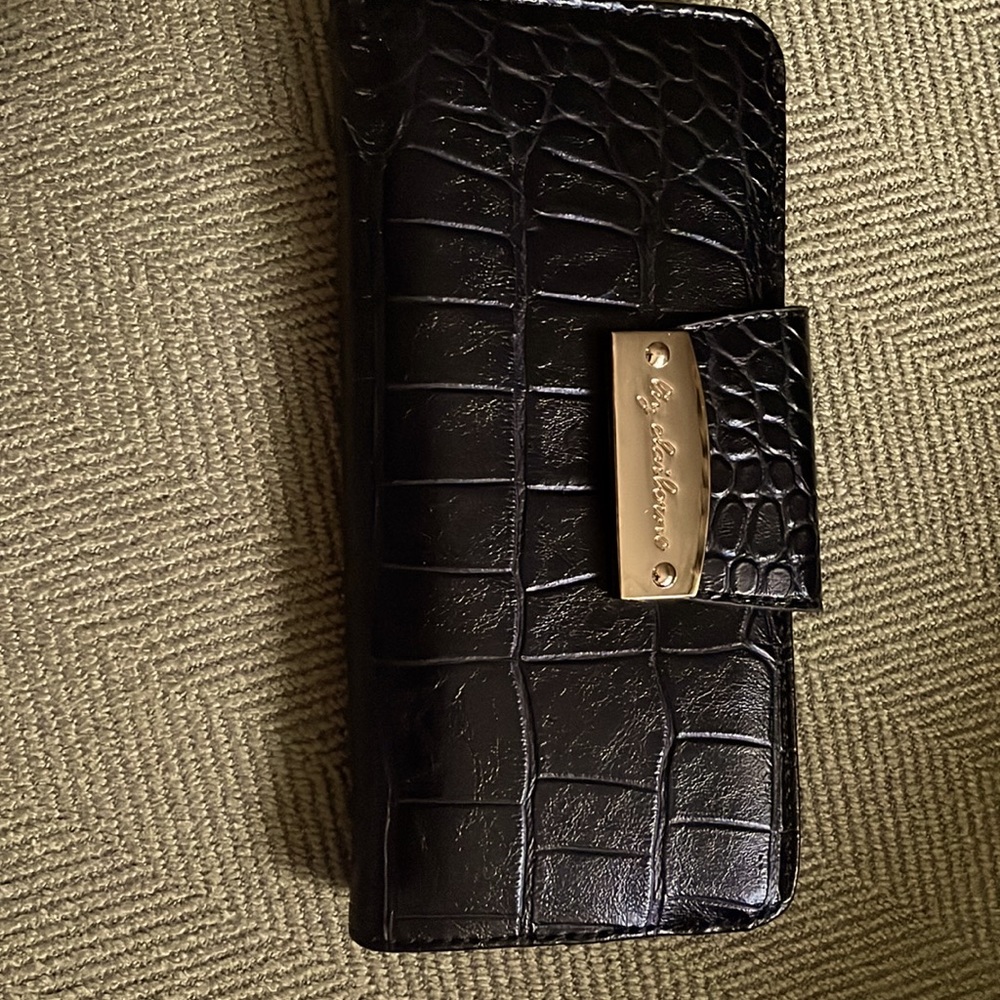 NWOT Full Sized Liz Claiborne Black Harper Flats Wallet With Faux Reptile Design